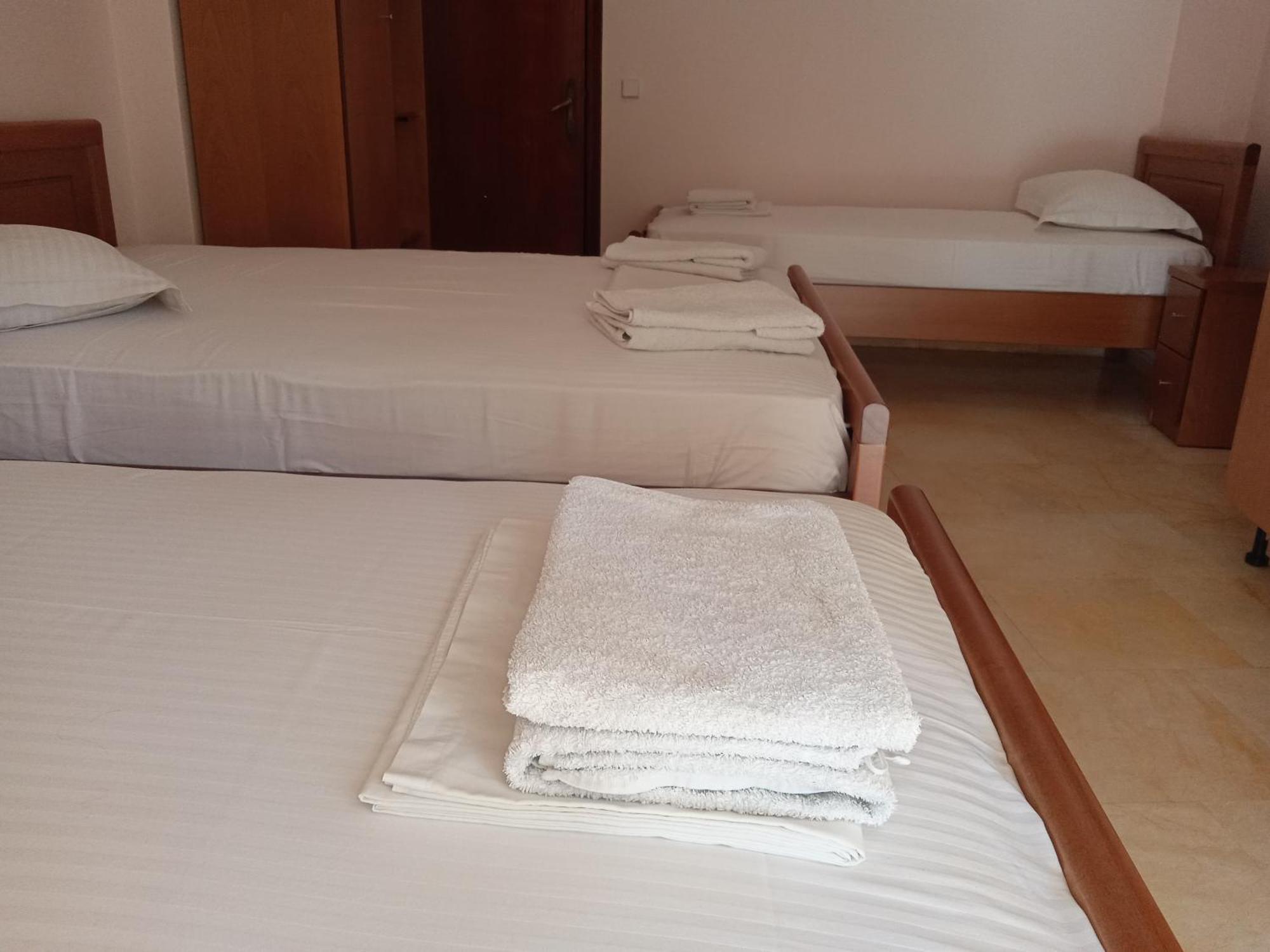 Dimitra Pentaliou Rooms Kaména Voúrla Rom bilde